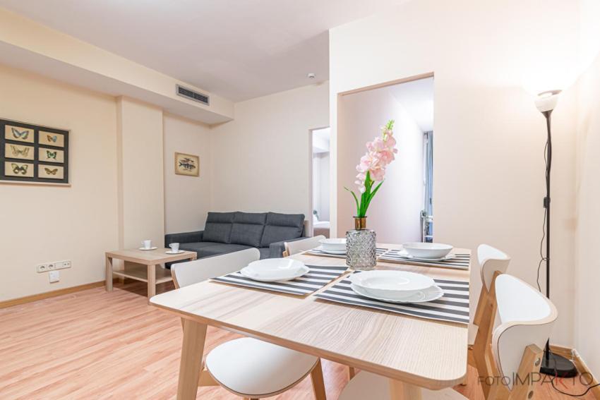 #10Oca7 - Apartamento En Vista Alegre Madrid Bagian luar foto